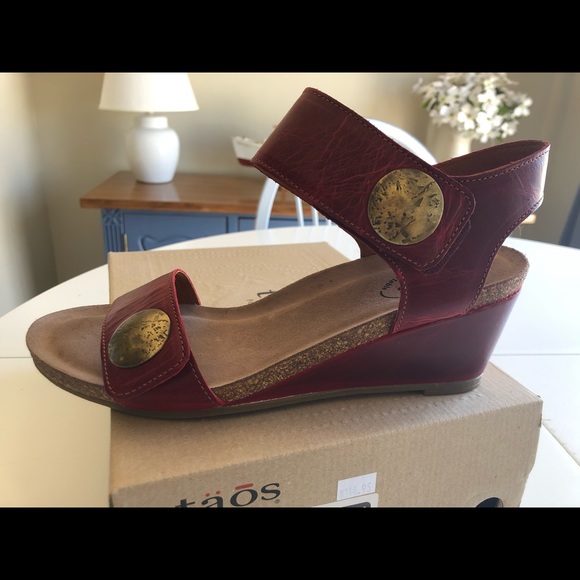 Women’s Taos Sandals - Picture 3 of 12